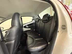 Peugeot 107 (2012) thumbnail 11