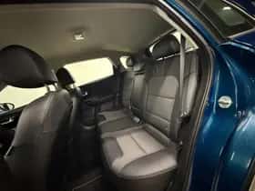 Kia Niro (2016) thumbnail 12