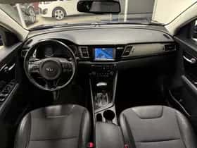 Kia Niro (2016) thumbnail 10