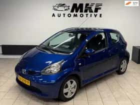 Toyota Aygo (2008) thumbnail 2