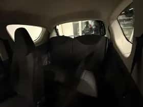 Toyota Aygo (2008) thumbnail 12