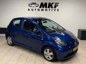 Toyota Aygo (2008) thumbnail 3