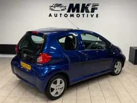 Toyota Aygo (2008) thumbnail 5