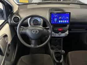 Toyota Aygo (2011) thumbnail 13