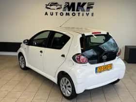 Toyota Aygo (2011) thumbnail 4