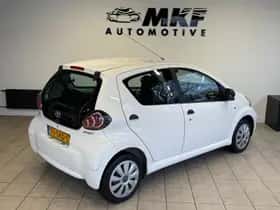 Toyota Aygo (2011) thumbnail 5