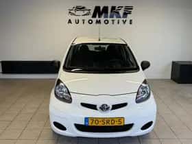 Toyota Aygo (2011) thumbnail 6