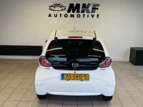Toyota Aygo (2011) thumbnail 7