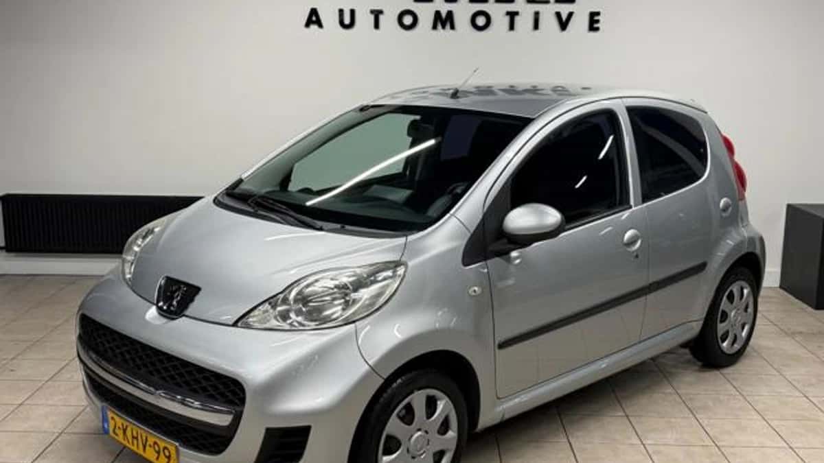 Peugeot 107 (2010) — foto 1