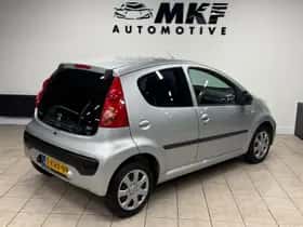 Peugeot 107 (2010) thumbnail 5