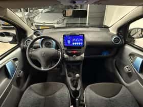 Peugeot 107 (2010) thumbnail 9