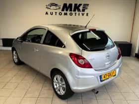 Opel Corsa (2008) thumbnail 3
