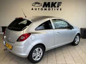 Opel Corsa (2008) thumbnail 4
