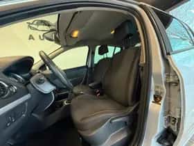 Renault Clio (2010) thumbnail 11