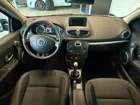 Renault Clio (2010) thumbnail 10
