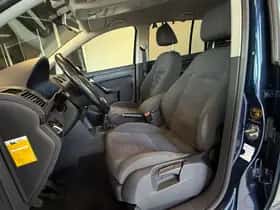 Volkswagen Touran (2011) thumbnail 11