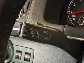 Volkswagen Touran (2011) thumbnail 16