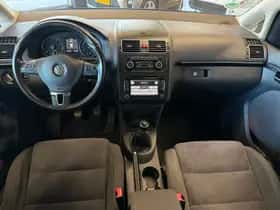 Volkswagen Touran (2011) thumbnail 10