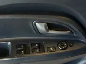 Kia Rio (2013) thumbnail 14