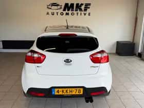 Kia Rio (2013) thumbnail 7