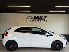 Kia Rio (2013) thumbnail 9