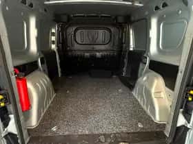 Opel Combo (2016) thumbnail 11