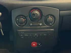 Renault Clio (2010) thumbnail 12
