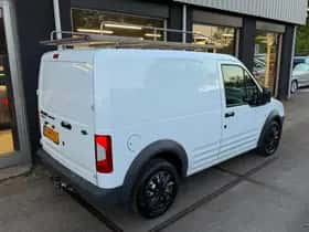 Ford Transit Connect (2010) thumbnail 5