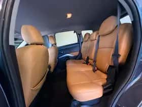 Mitsubishi Outlander (2011) thumbnail 10