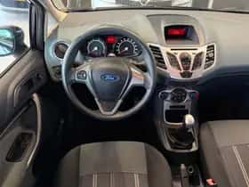 Ford Fiesta (2010) thumbnail 11