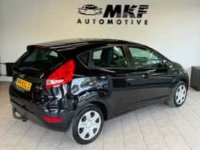 Ford Fiesta (2010) thumbnail 4