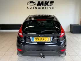 Ford Fiesta (2010) thumbnail 6