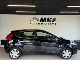 Ford Fiesta (2010) thumbnail 7