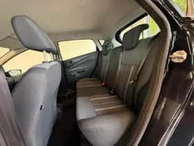 Ford Fiesta (2010) thumbnail 10
