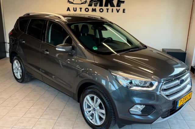 Ford Kuga (2018) thumbnail 2