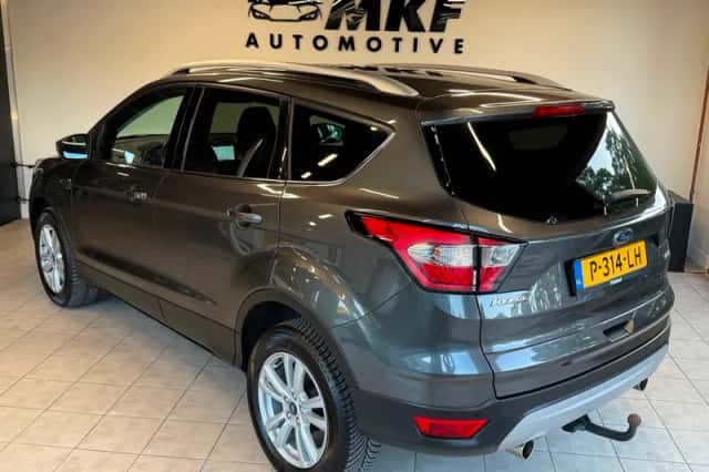 Ford Kuga (2018) thumbnail 3