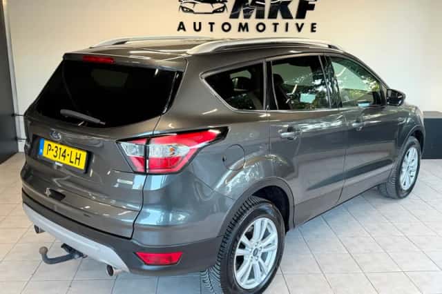 Ford Kuga (2018) thumbnail 4