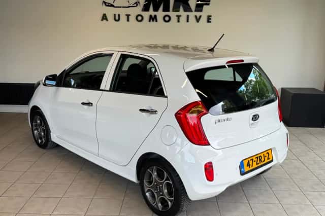 Kia Picanto (2013) thumbnail 3