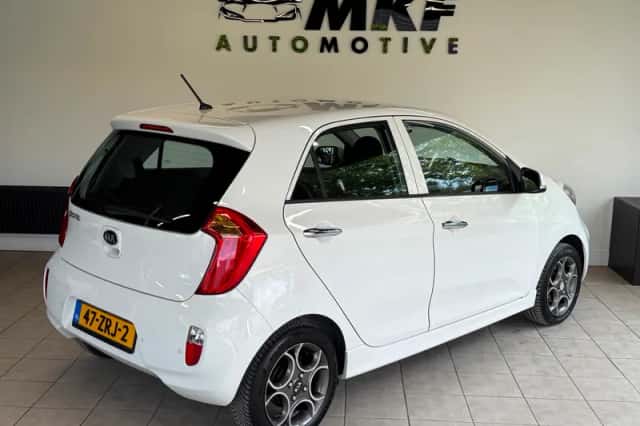 Kia Picanto (2013) thumbnail 4