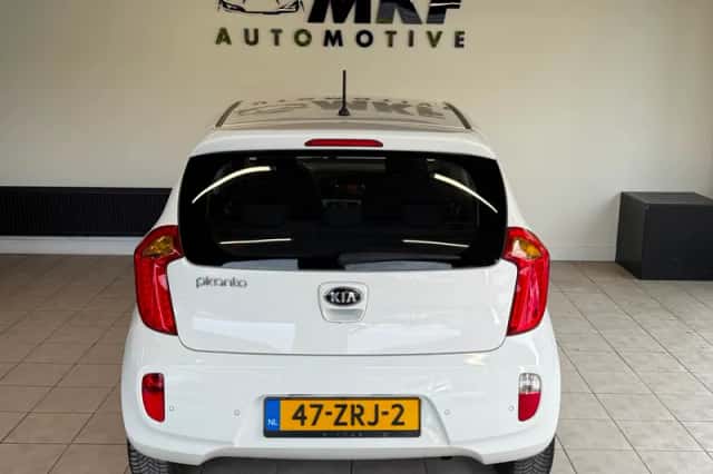 Kia Picanto (2013) thumbnail 6