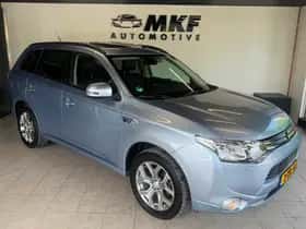 Mitsubishi Outlander (2013) thumbnail 2
