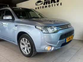 Mitsubishi Outlander (2013) thumbnail 18