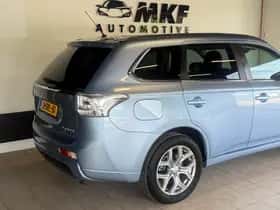 Mitsubishi Outlander (2013) thumbnail 19