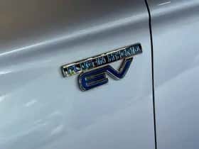 Mitsubishi Outlander (2013) thumbnail 21