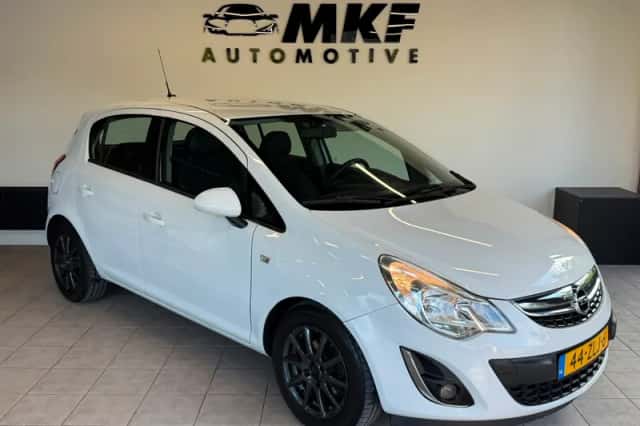 Opel Corsa (2012) thumbnail 2