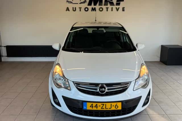 Opel Corsa (2012) thumbnail 5