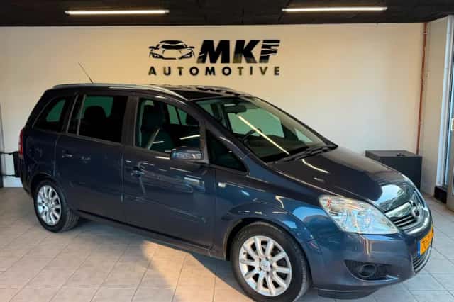 Opel Zafira (2008) thumbnail 2