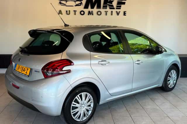 Peugeot 208 (2016) thumbnail 4