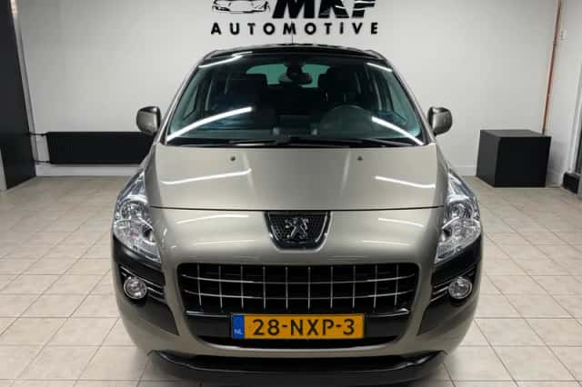 Peugeot 3008 (2011) thumbnail 4