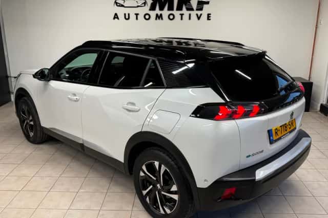 Peugeot e-2008 (2021) thumbnail 3